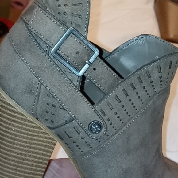 Ankle boots - Picture 3 of 7